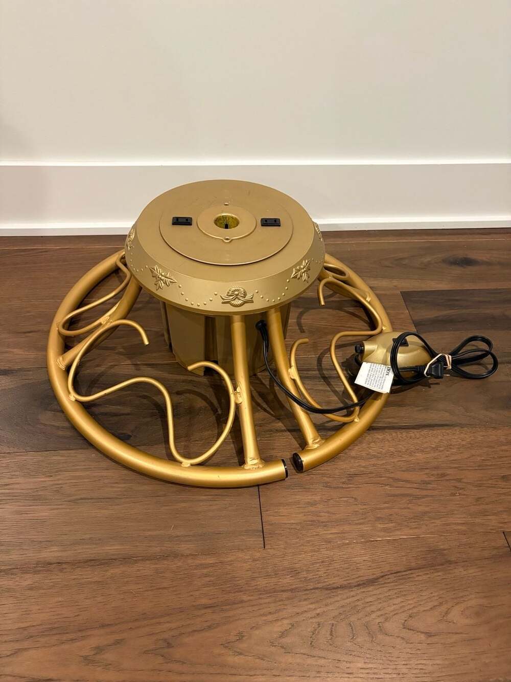 Heavy Duty Golden Rotating Tree Stand for Trees up to 9 Feet Tall